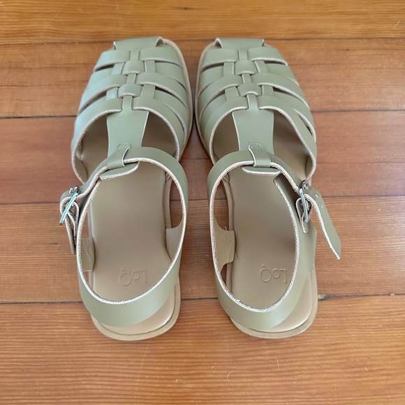 Loq Rio Sandals in Taupe - Picture 4 of 8